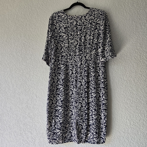 Boden 12R Ines Dress Navy blue and White Leaf Print Mini Dress - Picture 3 of 7